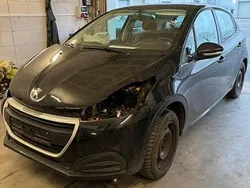 Gebraucht 2014 Peugeot 208 Kleinwagen | 250 €