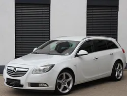 Weiß Gebraucht 2010 Opel Insignia Innovation Kombi | 2.900 € (Guter Preis)