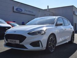 Frozen white Gebraucht 2021 Ford Focus ST-Line X Limousine | 18.950 € (Guter Preis)
