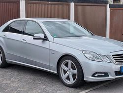 Silber Gebraucht 2009 Mercedes E220 Limousine | 6.600 € (Etwas zu teuer)