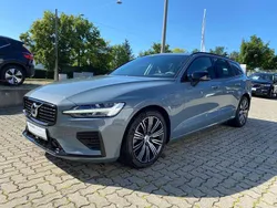 Grau Gebraucht 2022 Volvo V60 Plus Kombi | 40.990 € (Fairer Preis)
