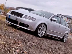 Silber Gebraucht 2004 Audi A4 Kombi | 7.999 €