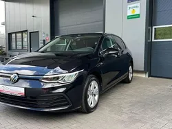 Schwarz Gebraucht 2022 VW Golf VIII Life Limousine | 21.690 € (Fairer Preis)