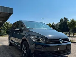 Grau Gebraucht 2017 VW Touran Van / Kleinbus | 16.199 € (Guter Preis)