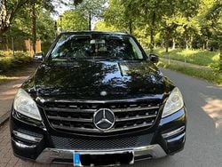 Schwarz Gebraucht 2011 Mercedes 250 SUV | 17.000 €