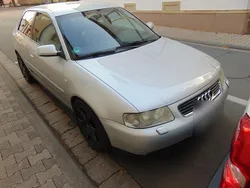 Silber Gebraucht 2003 Audi A3 Kleinwagen | 3.600 €