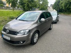 Gold Gebraucht 2010 VW Golf Plus Cross Van / Kleinbus | 8.200 € (Etwas zu teuer)