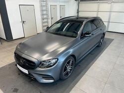 Grau Gebraucht 2020 Mercedes E400 AMG Kombi | 37.900 € (Fairer Preis)