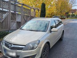 Grau Gebraucht 2010 Opel Astra Kombi | 4.500 €