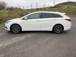 Weiß Gebraucht 2016 Hyundai i40 Premium Kombi | 6.999 € (Superpreis)