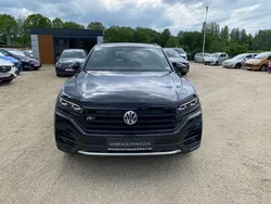Schwarz Gebraucht 2018 VW Touareg R-line SUV | 41.490 € (Teuer)
