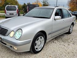Silber Gebraucht 1999 Mercedes E280 Limousine | 3.900 € (Etwas zu teuer)