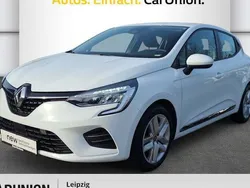 Weiß Gebraucht 2020 Renault Clio V Experience Limousine | 10.995 € (Fairer Preis)