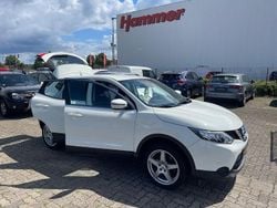 Weiß Gebraucht 2017 Nissan Qashqai Visia SUV | 10.499 € (Guter Preis)
