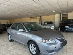 Grau Gebraucht 2004 Mazda 3 Comfort Limousine | 2.499 € (Fairer Preis)