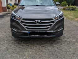 Grau Gebraucht 2018 Hyundai Tucson Trend SUV | 16.900 € (Etwas zu teuer)
