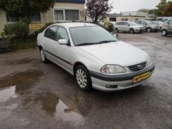Silber Gebraucht 2001 Toyota Avensis Sol Limousine | 2.499 € (Guter Preis)