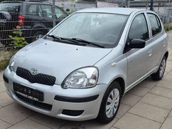 Silber Gebraucht 2004 Toyota Yaris Sol Kleinwagen | 2.700 € (Fairer Preis)