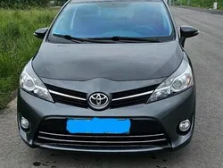 Grau Gebraucht 2015 Toyota Verso Multidrive S Van / Kleinbus | 13.500 € (Etwas zu teuer)