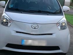 Weiß Gebraucht 2013 Toyota iQ Kleinwagen | 7.700 € (Fairer Preis)