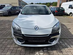 Weiß Gebraucht 2012 Renault Mégane Coupé Bose Edition Coupé | 4.999 € (Guter Preis)