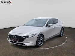Platinum quartz metallic Gebraucht 2024 Mazda 3 Center-Line Limousine | 28.490 € (Superpreis)