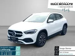 Nachtschwarz unilack Gebraucht 2020 Mercedes GLA200 SUV | 25.889 € (Guter Preis)