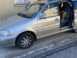Gebraucht 2006 Kia Carnival Van / Kleinbus | 800 €
