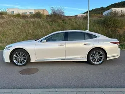 Weiß Gebraucht 2018 Lexus LS500h Limousine | 39.890 €
