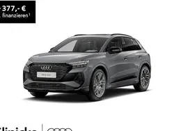 Grau Gebraucht 2023 Audi Q4 e-tron Ambiente SUV | 46.500 € (Fairer Preis)