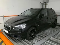 Schwarz Gebraucht 2017 BMW 220 Sport Line Kombi | 13.990 € (Guter Preis)
