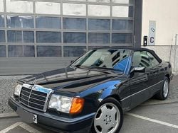 Schwarz Gebraucht 1993 Mercedes E300 Cabrio | 29.999 €