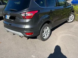 Grau Gebraucht 2019 Ford Kuga Cool & Connect SUV | 14.999 € (Guter Preis)