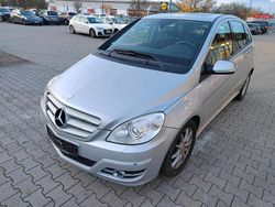 Silber Gebraucht 2008 Mercedes B180 Van / Kleinbus | 3.950 € (Superpreis)