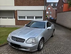 Silber Gebraucht 2002 Mercedes SLK200 Edition Cabrio | 2.000 €