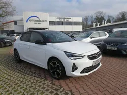 Schneeweiss/dach schwarz Gebraucht 2021 Opel Corsa GS Line Kleinwagen | 16.990 € (Teuer)