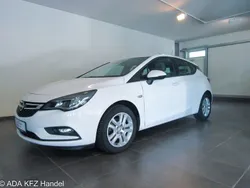 Weiß Gebraucht 2016 Opel Astra Edition Limousine | 8.890 € (Fairer Preis)