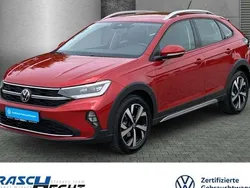 Kings red metallic Gebraucht 2024 VW Taigo Style SUV | 28.390 € (Fairer Preis)