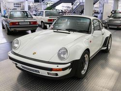 Weiß Gebraucht 1988 Porsche 911 Turbo Coupé | 138.000 €