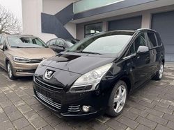 Schwarz Gebraucht 2013 Peugeot 5008 Style Van / Kleinbus | 4.800 € (Guter Preis)