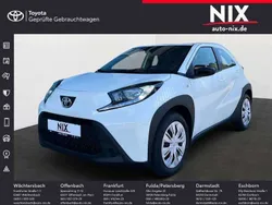 Schneeweiß Neu 2024 Toyota Aygo Play Kleinwagen | 16.900 €