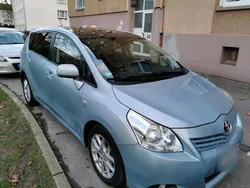 Grau Gebraucht 2009 Toyota Verso Van / Kleinbus | 7.500 € (Teuer)