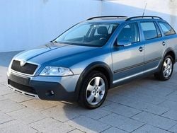 Blau Gebraucht 2007 Skoda Octavia Scout Kombi | 3.900 €