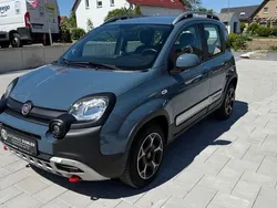 Grün Gebraucht 2022 Fiat Panda Cross Cross Kleinwagen | 13.790 € (Etwas zu teuer)