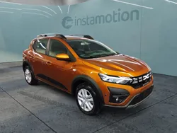 Orange Neu 2024 Dacia Sandero Expression Kleinwagen | 18.845 € (Etwas zu teuer)