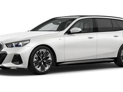 Weiß Gebraucht 2025 BMW 520 Comfort Edition Kombi | 55.303 € (Superpreis)