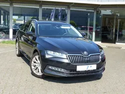 Schwarzmagic perleffekt Gebraucht 2022 Skoda Superb Style Kombi | 28.890 € (Etwas zu teuer)