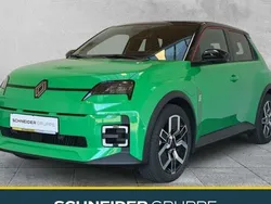 Grün &amp, schwarz Gebraucht 2024 Renault R5 Komfort Kleinwagen | 27.990 € (Superpreis)