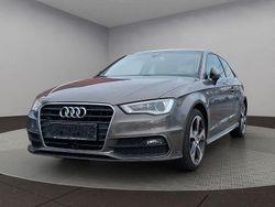 Grau Gebraucht 2014 Audi A3 Ambiente Limousine | 15.693 € (Fairer Preis)
