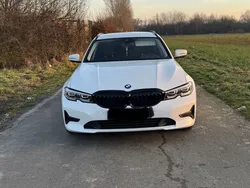 Weiß Gebraucht 2021 BMW 318 Advantage Kombi | 20.600 € (Fairer Preis)